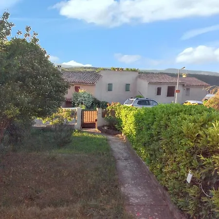 Hébergement de vacances Maison De 2 Avec Jardin Clos Et Wifi A Vachères