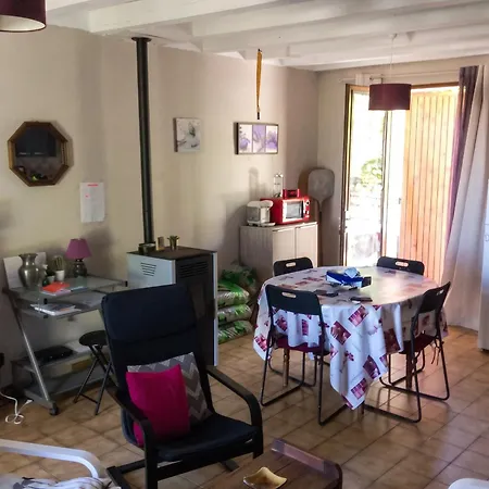 בית נופש Maison Charmante A Avec Vue Sur La Montagne Vachères