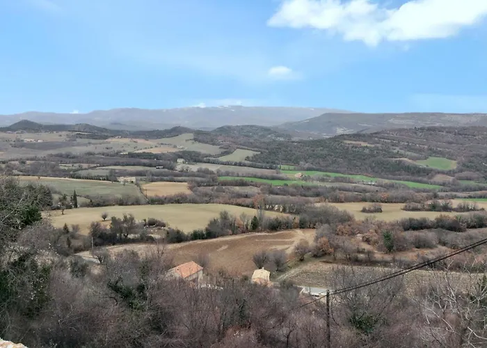 Maison De 2 Avec Jardin Clos Et Wifi A Vachères