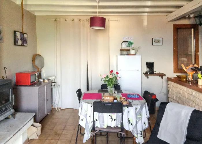 Maison De 2 Avec Jardin Clos Et Wifi A Hébergement de vacances *